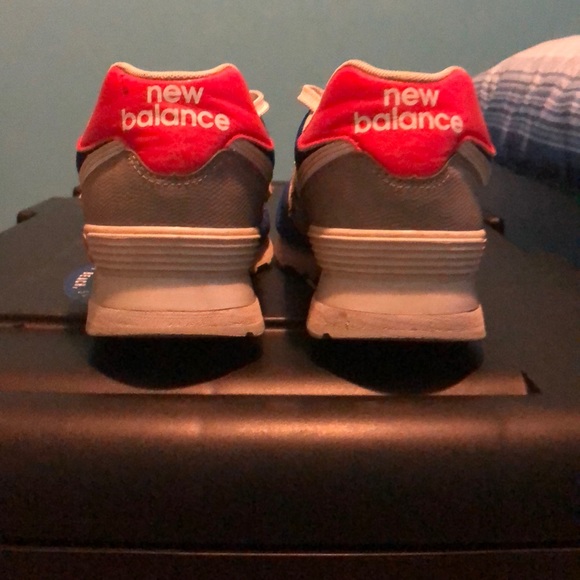 New balance 574 Athletic Shoes (Used) - Picture 3 of 6